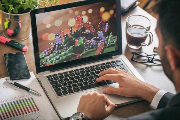 Key Features to Consider When Comparing online casinos Singapore For experienced players